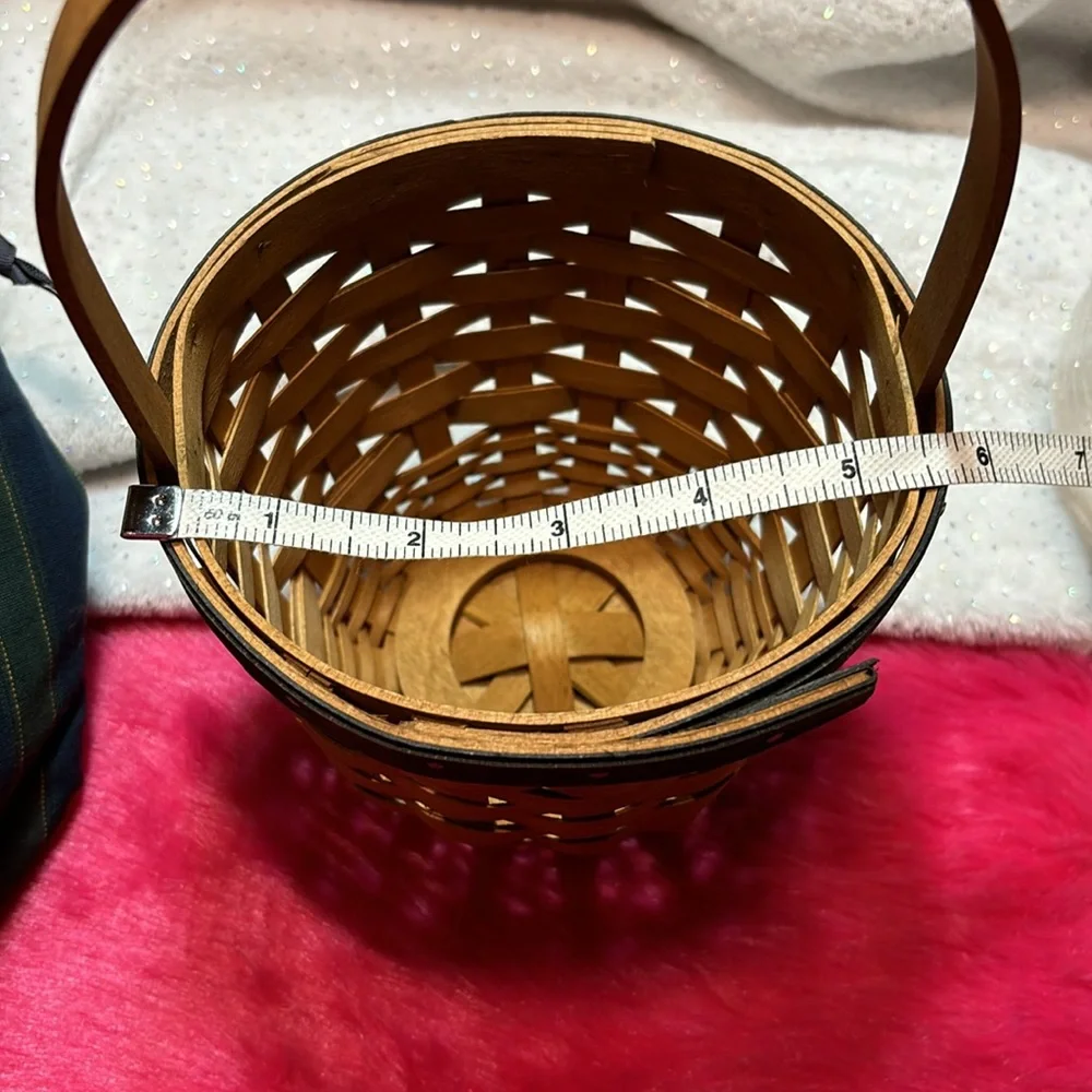 Longaberger 2004 Collectors Club Basket